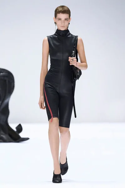 Look 2